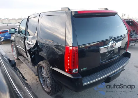 2010 Cadillac Escalade Premium z USA, uszkodzony, nr VIN 1GYUCCEF4AR267589